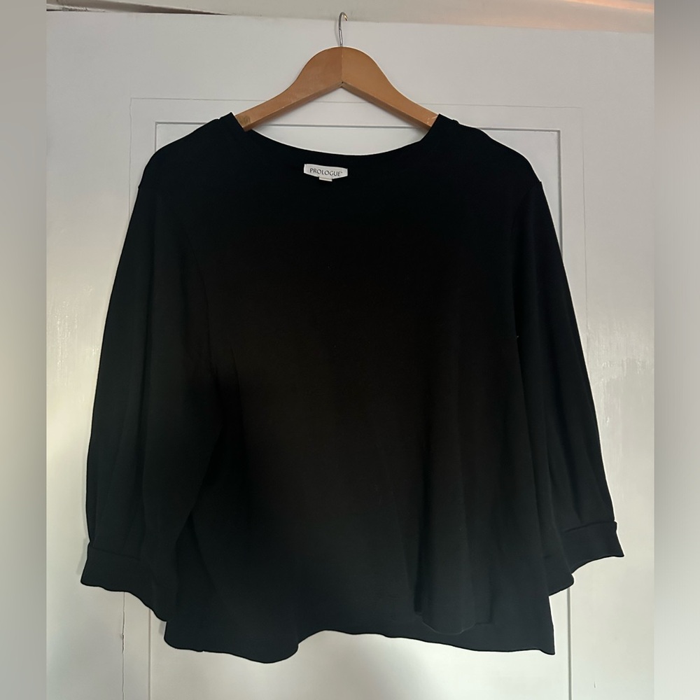 Black 3/4 sleeve Prologue Top